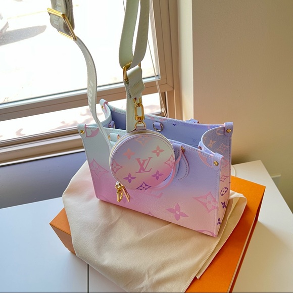 LOUIS VUITTON Onthego PM LIMITED EDITION - Picture 8 of 16